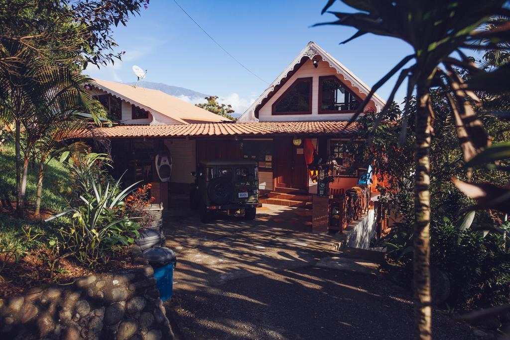 Spanish By The River - Turrialba Bagian luar foto