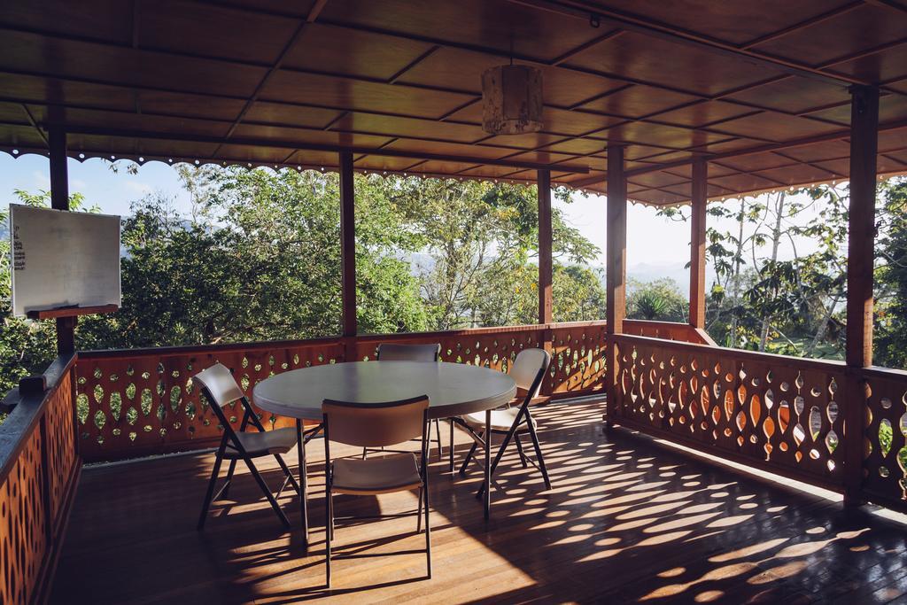 Spanish By The River - Turrialba Bagian luar foto