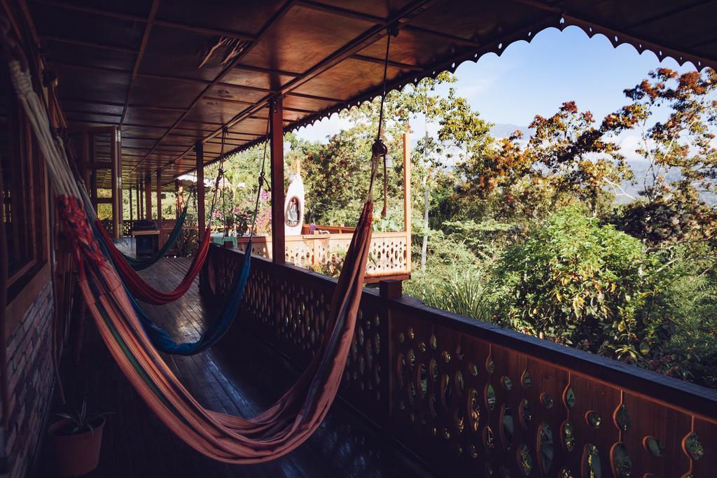 Spanish By The River - Turrialba Bagian luar foto