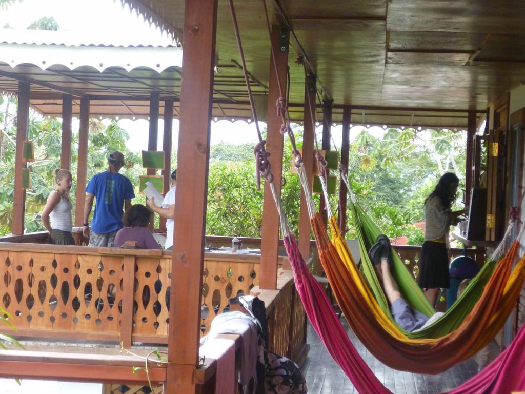 Spanish By The River - Turrialba Ruang foto