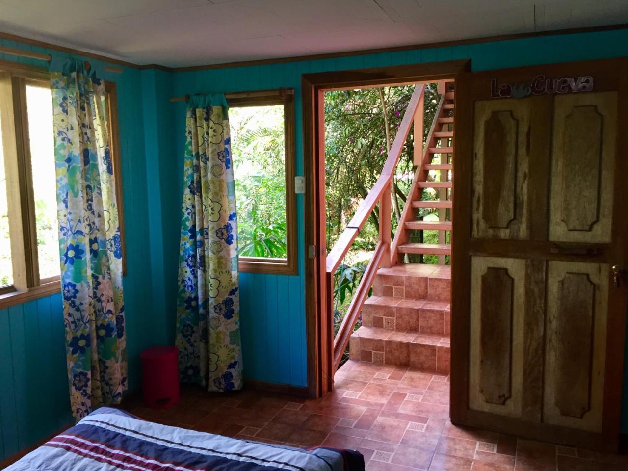 Spanish By The River - Turrialba Bagian luar foto
